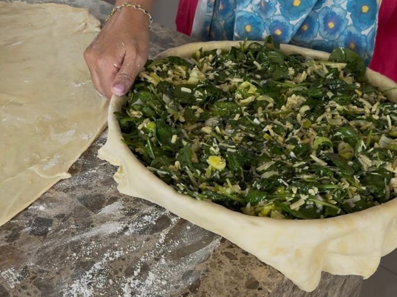 Yiayia Kreousas Spanaopita – Authentic Greek spinach pie made with homemade filo pastry, packed with fresh ingredients and traditional flavours.